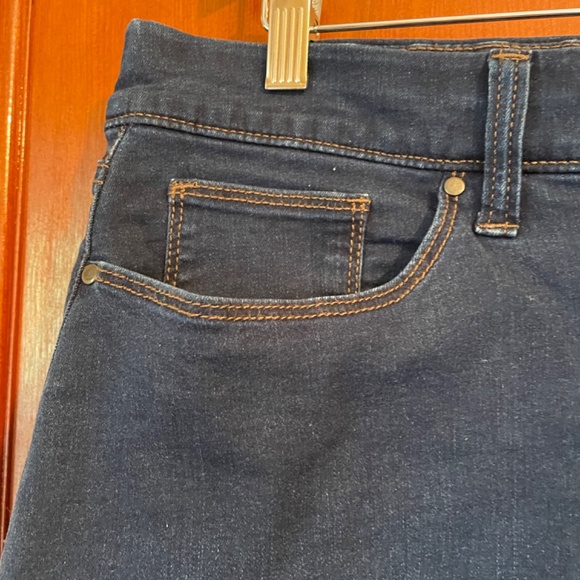 Croft and Barrow Denim Skort Size 14 - Picture 2 of 8